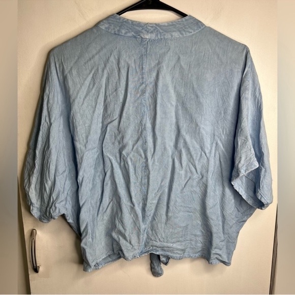 Sun & Sam Faded Denim Style Blouse NWOT - Picture 2 of 3